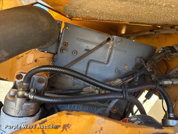 image for item EP2908 1995 Case 360 trencher