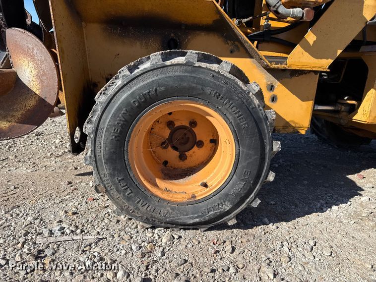 image for item EP2908 1995 Case 360 trencher