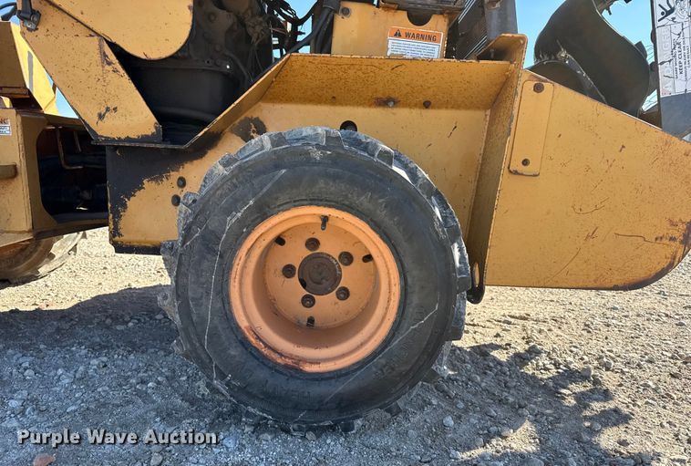 image for item EP2908 1995 Case 360 trencher