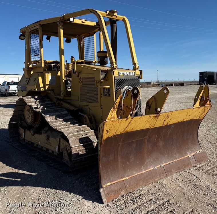 image for item EP2909 1991 Caterpillar D4H dozer