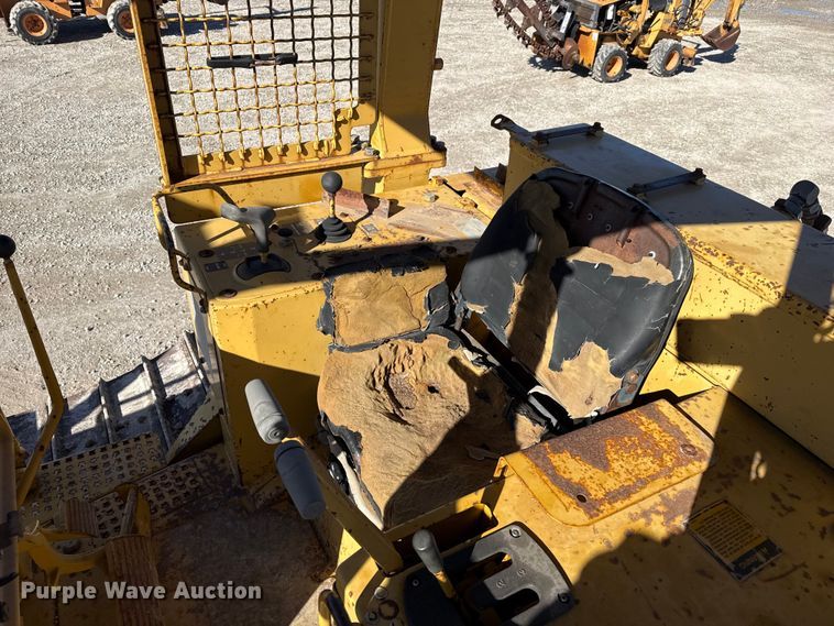 image for item EP2909 1991 Caterpillar D4H dozer