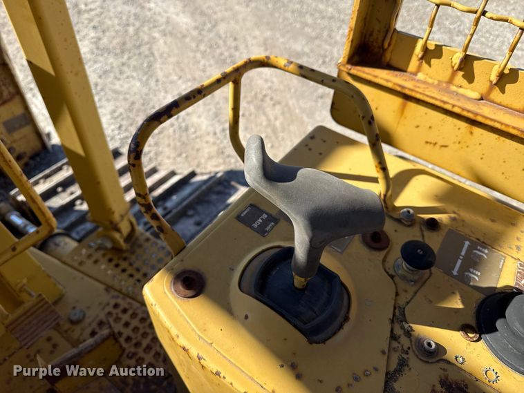 image for item EP2909 1991 Caterpillar D4H dozer