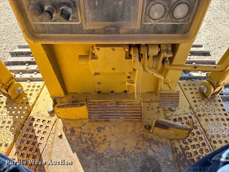 image for item EP2909 1991 Caterpillar D4H dozer
