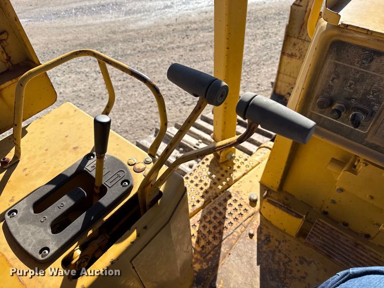 image for item EP2909 1991 Caterpillar D4H dozer