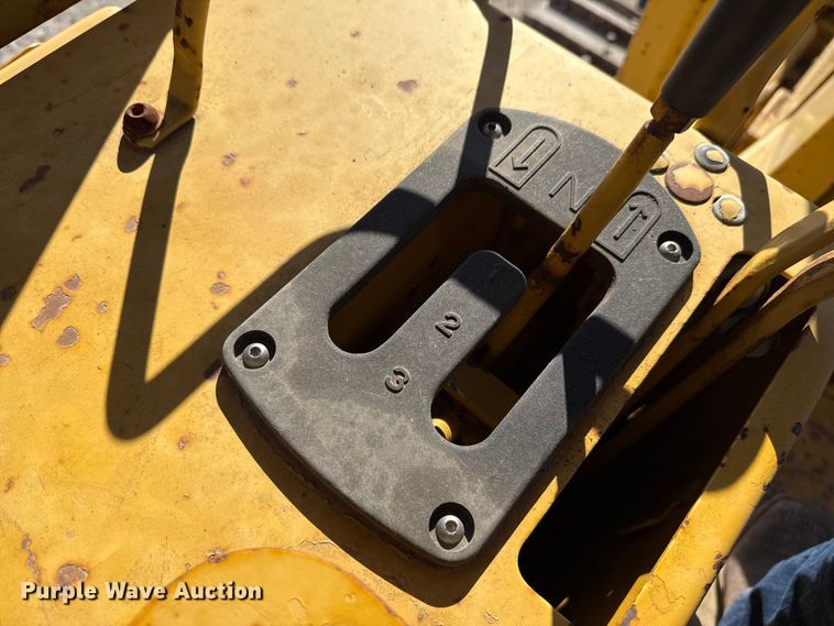 image for item EP2909 1991 Caterpillar D4H dozer