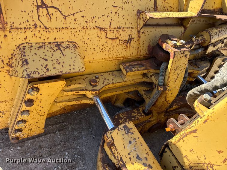 image for item EP2909 1991 Caterpillar D4H dozer