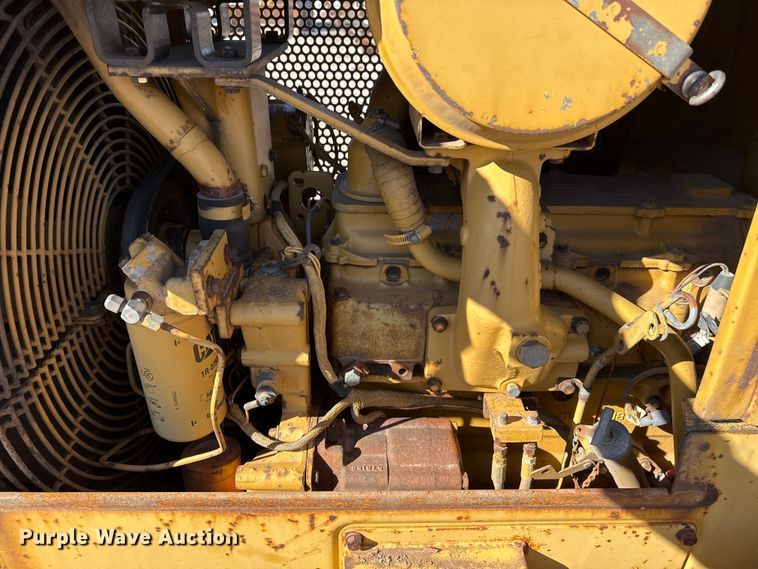 image for item EP2909 1991 Caterpillar D4H dozer