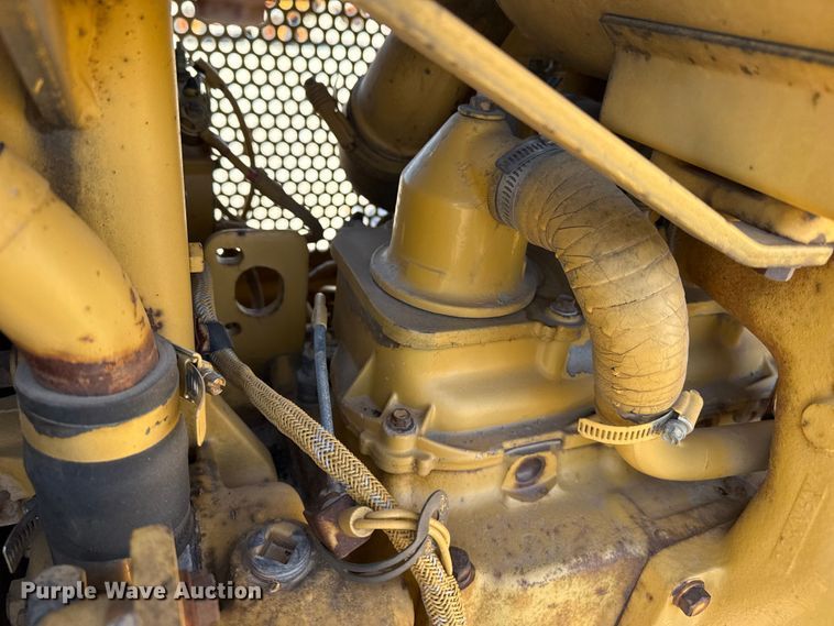 image for item EP2909 1991 Caterpillar D4H dozer