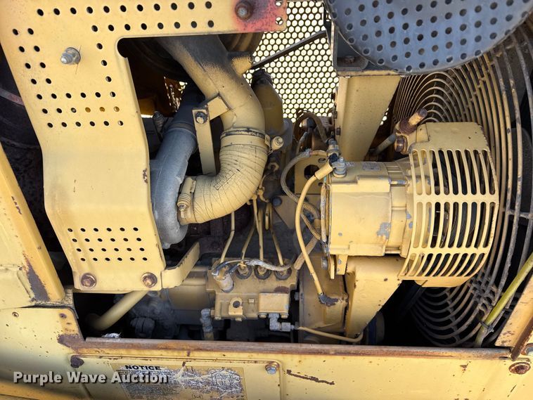 image for item EP2909 1991 Caterpillar D4H dozer