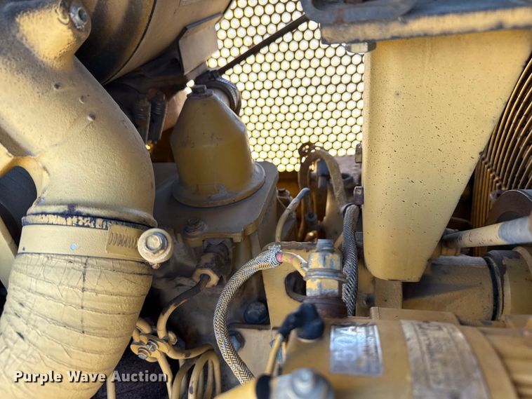 image for item EP2909 1991 Caterpillar D4H dozer