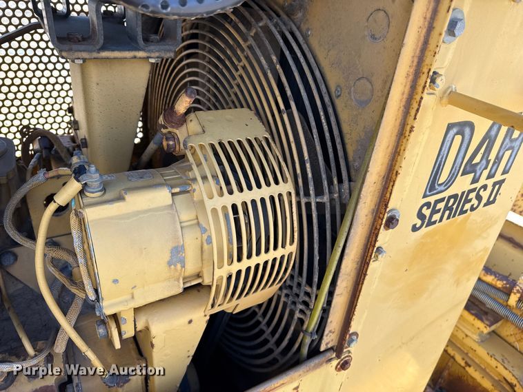 image for item EP2909 1991 Caterpillar D4H dozer