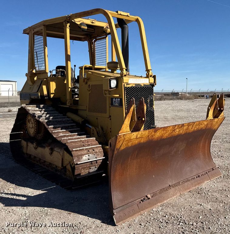 image for item EP2910 1992 Caterpillar D4H dozer