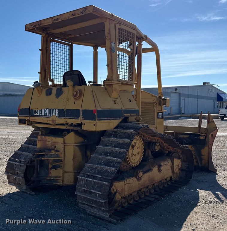 image for item EP2910 1992 Caterpillar D4H dozer
