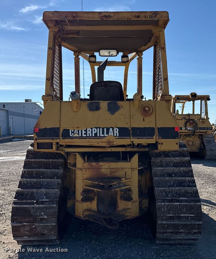 image for item EP2910 1992 Caterpillar D4H dozer