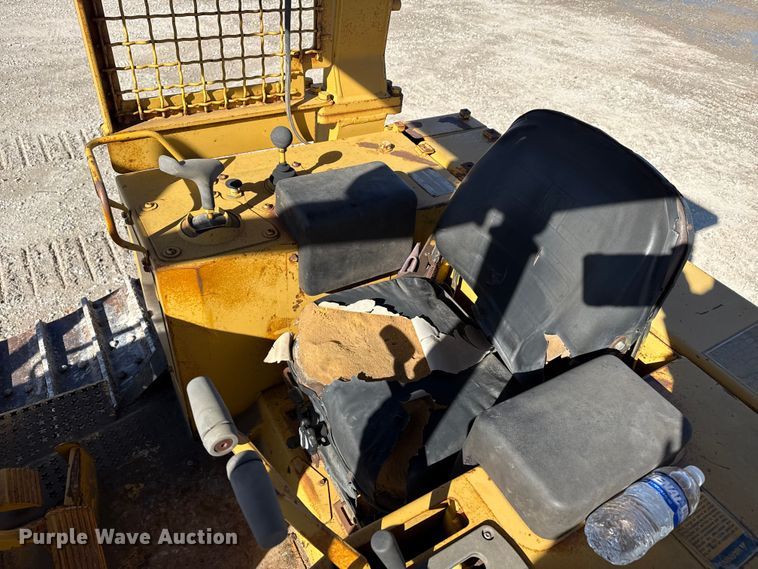 image for item EP2910 1992 Caterpillar D4H dozer