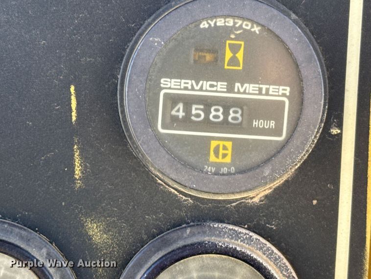 image for item EP2910 1992 Caterpillar D4H dozer