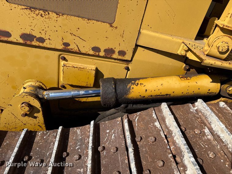 image for item EP2910 1992 Caterpillar D4H dozer