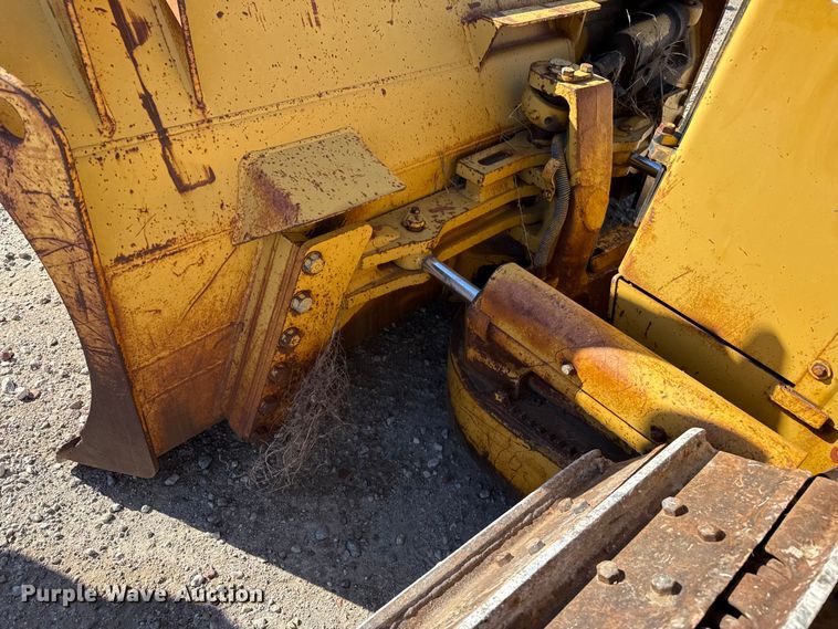 image for item EP2910 1992 Caterpillar D4H dozer