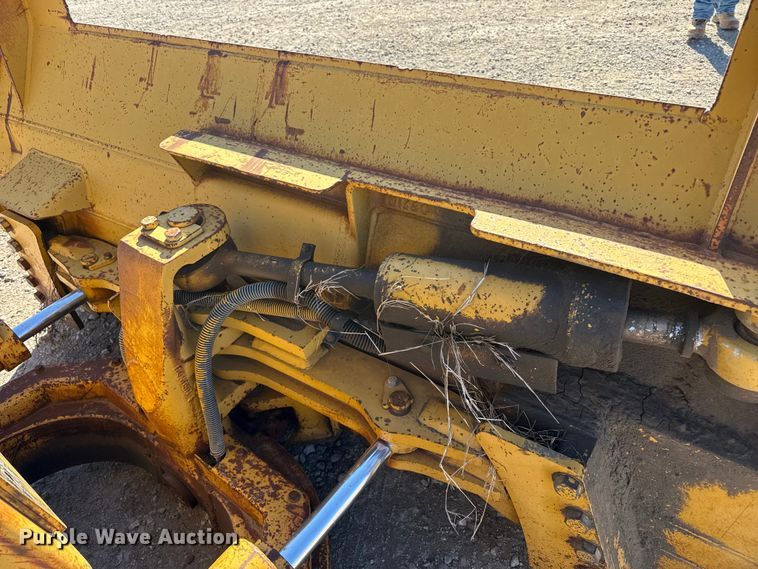 image for item EP2910 1992 Caterpillar D4H dozer