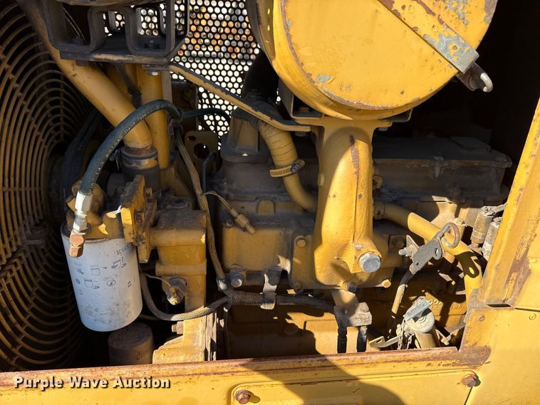 image for item EP2910 1992 Caterpillar D4H dozer