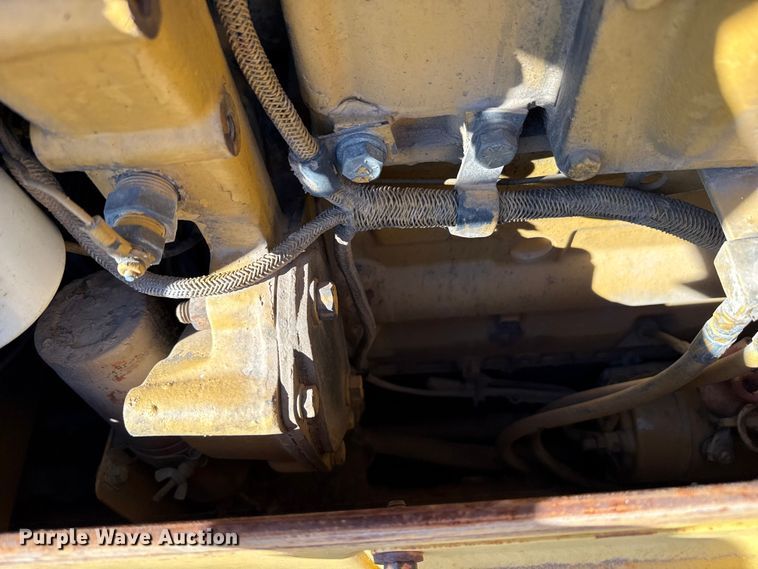 image for item EP2910 1992 Caterpillar D4H dozer