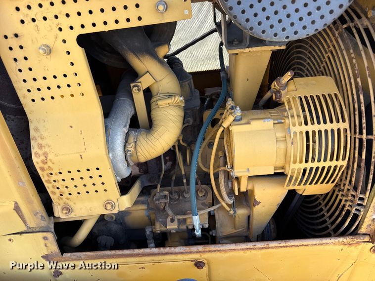 image for item EP2910 1992 Caterpillar D4H dozer