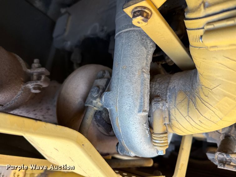 image for item EP2910 1992 Caterpillar D4H dozer