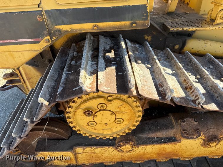 image for item EP2910 1992 Caterpillar D4H dozer