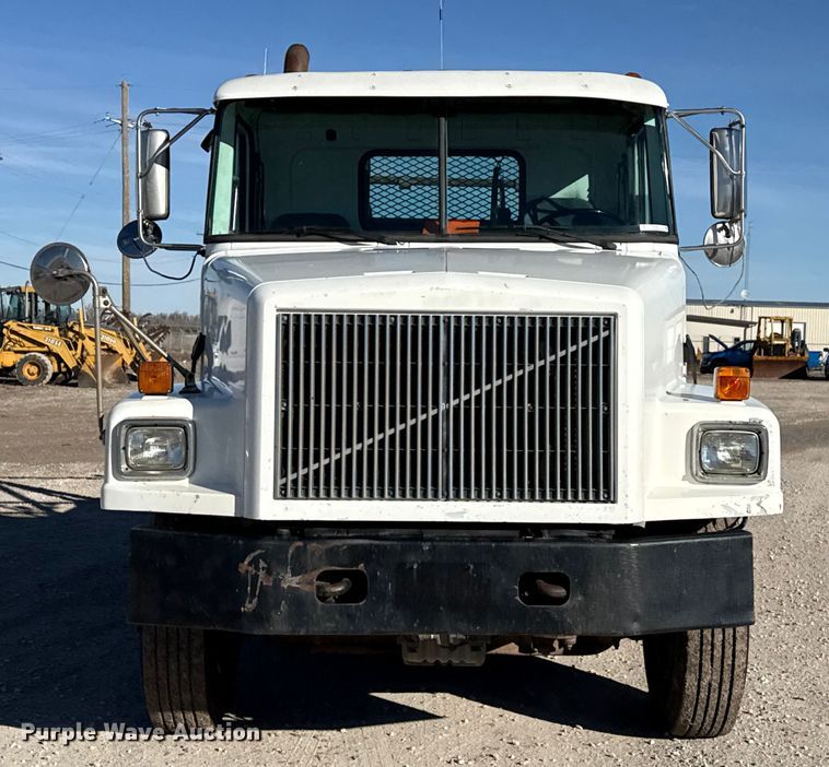 image for item EP2911 1996 Volvo reel truck