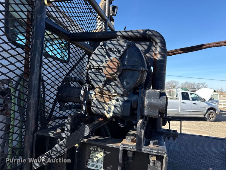 image for item EP2911 1996 Volvo reel truck