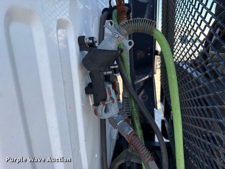 image for item EP2911 1996 Volvo reel truck