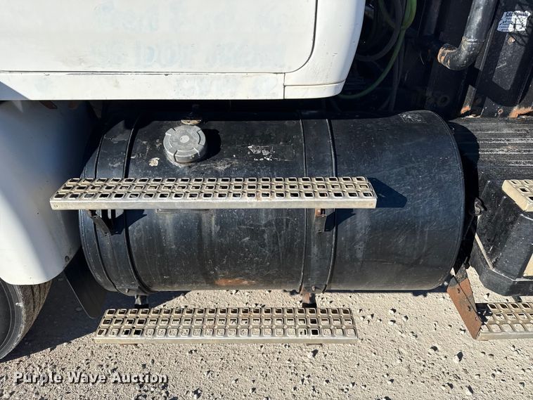 image for item EP2911 1996 Volvo reel truck