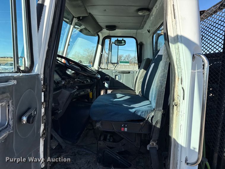 image for item EP2911 1996 Volvo reel truck