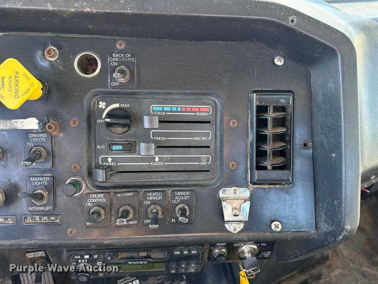 image for item EP2911 1996 Volvo reel truck