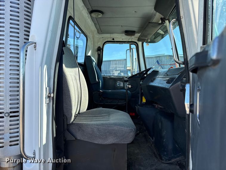 image for item EP2911 1996 Volvo reel truck