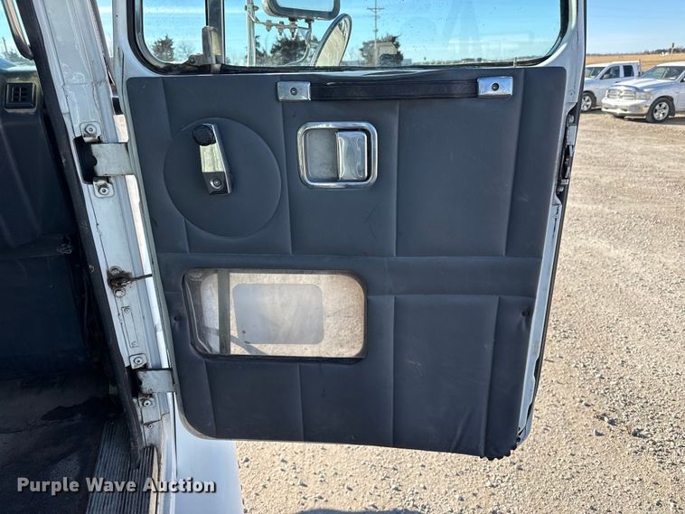 image for item EP2911 1996 Volvo reel truck