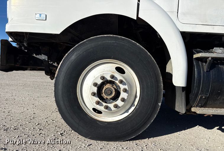 image for item EP2911 1996 Volvo reel truck