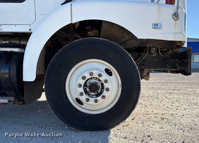 image for item EP2911 1996 Volvo reel truck