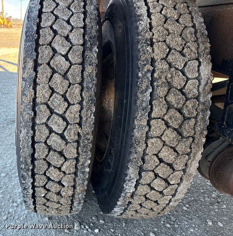 image for item EP2911 1996 Volvo reel truck