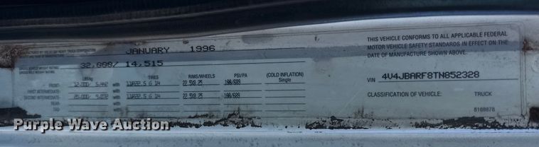 image for item EP2911 1996 Volvo reel truck