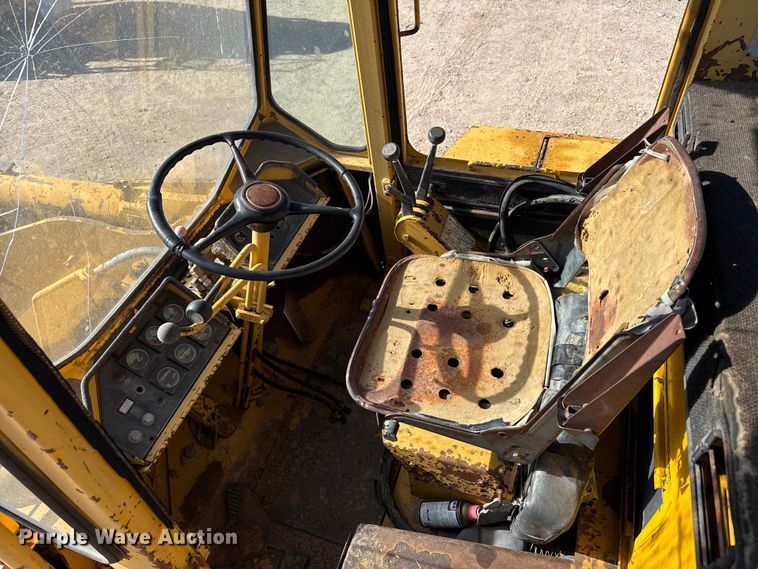image for item EP2912 Clark 75C wheel loader