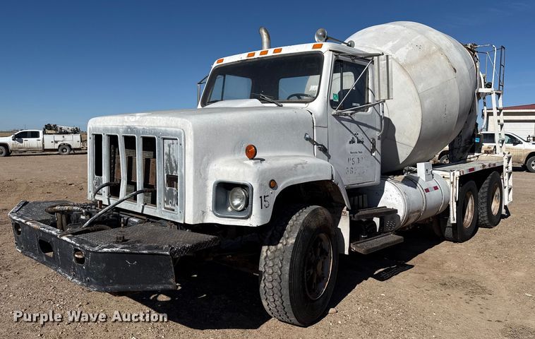 image for item EP2913 1986 International F2674 ready mix truck