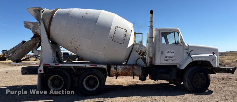 image for item EP2913 1986 International F2674 ready mix truck