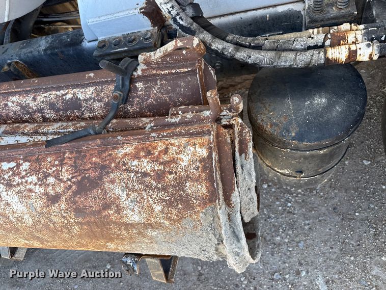 image for item EP2913 1986 International F2674 ready mix truck