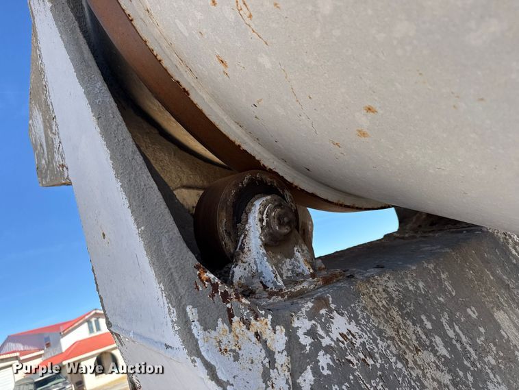 image for item EP2913 1986 International F2674 ready mix truck