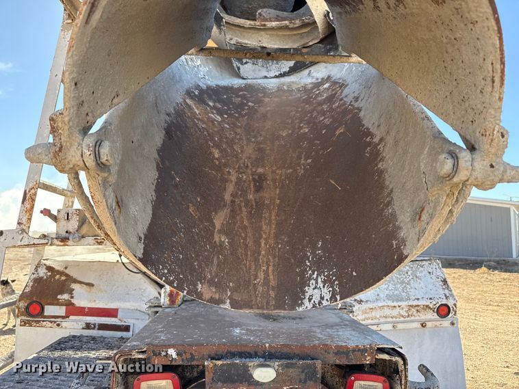 image for item EP2913 1986 International F2674 ready mix truck