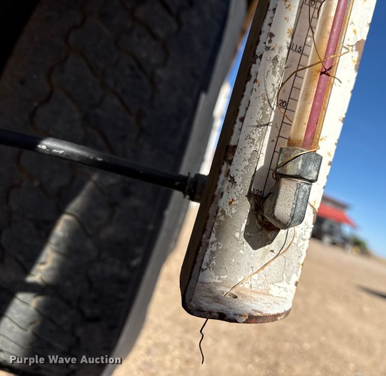 image for item EP2913 1986 International F2674 ready mix truck