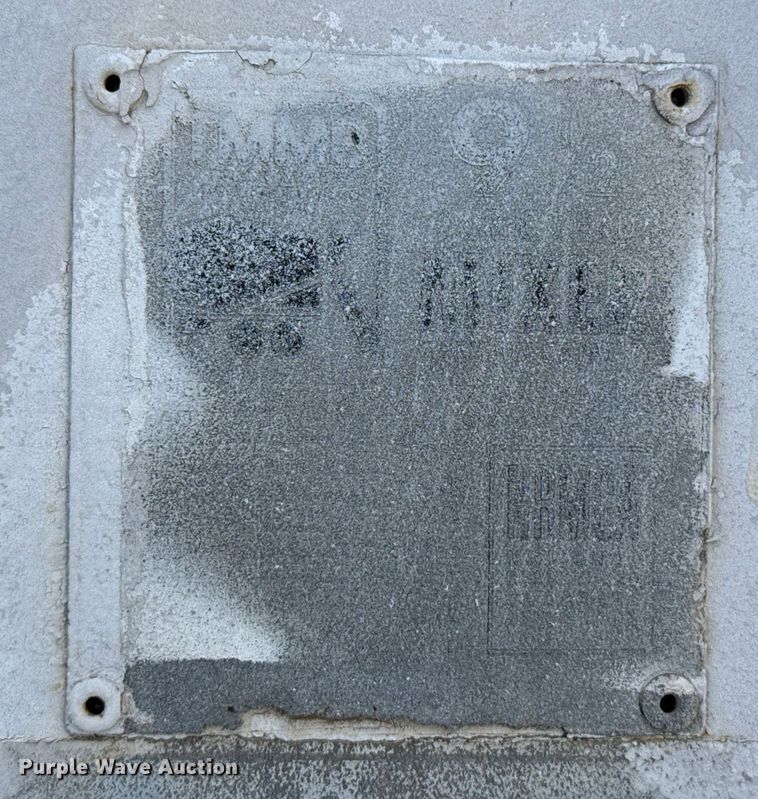 image for item EP2913 1986 International F2674 ready mix truck