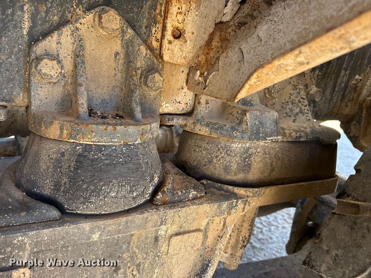 image for item EP2913 1986 International F2674 ready mix truck