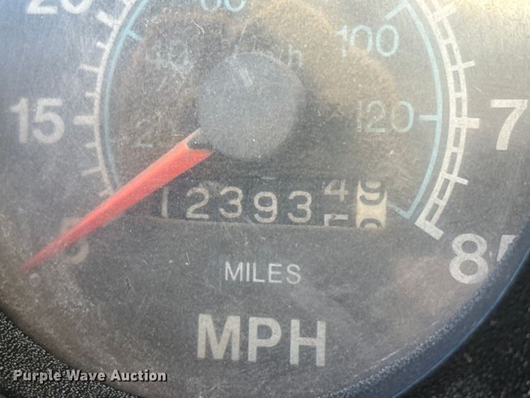 image for item EP2913 1986 International F2674 ready mix truck